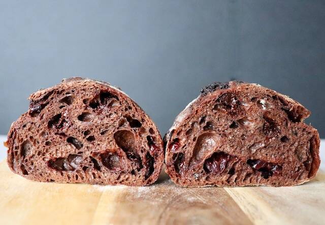 森のパン　チョコとクランベリー