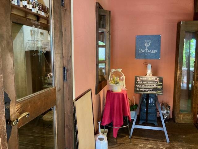 タベルナ　ラ　ピアッツァ　エントランス