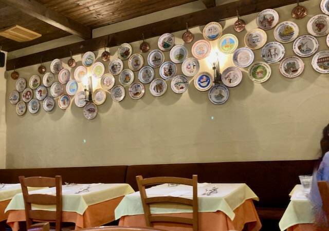 タベルナラ　ピアッツァ　店内