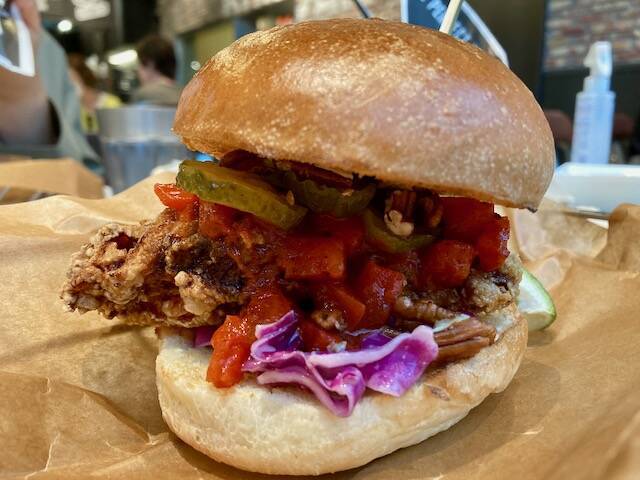 js burgers cafe miredo店