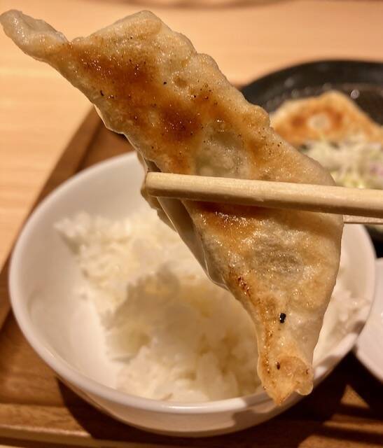 餃子とカレーザンギの店　大通本店　