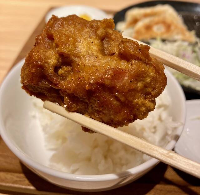 餃子とカレーザンギの店　