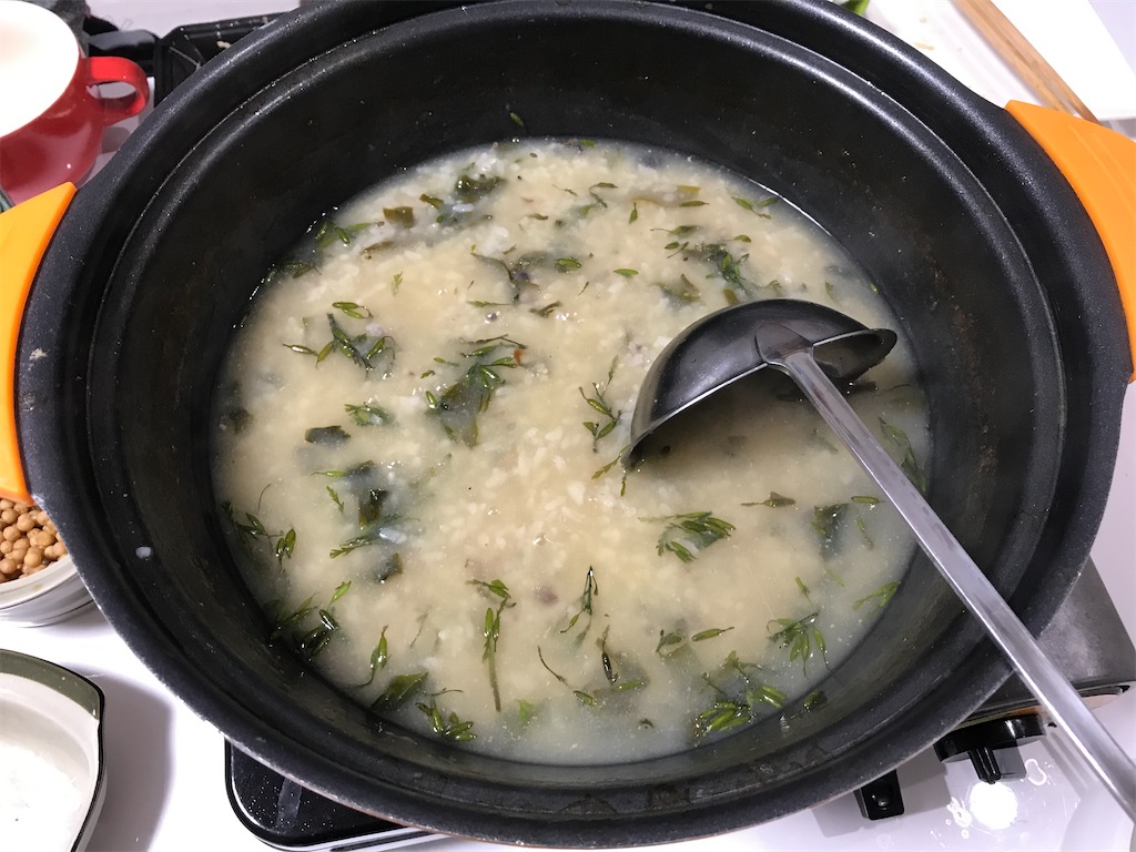 ババアと呼ばれる深海魚を捌いて食べる タナカゲンゲ 様々な料理をつくるキッチン内の実験室 キッチンラボ