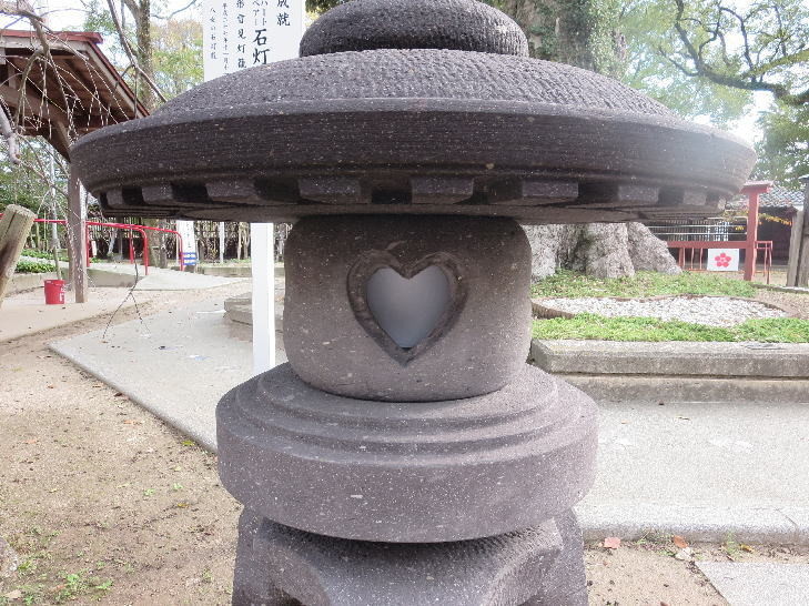 恋木石灯籠