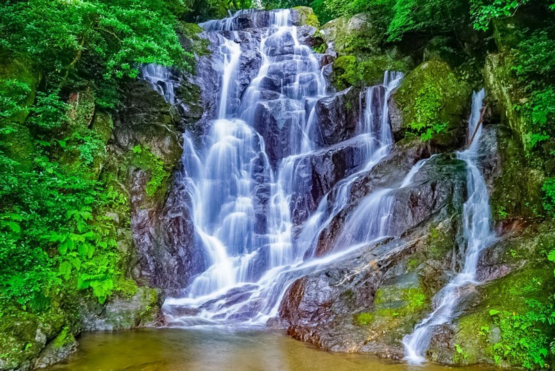 f:id:kiyo560808:20180815151941j:plain 福岡県糸島市の白糸の滝