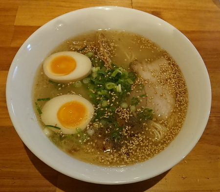 蔵ラーメン塩味玉トッピング（麺匠蔵）