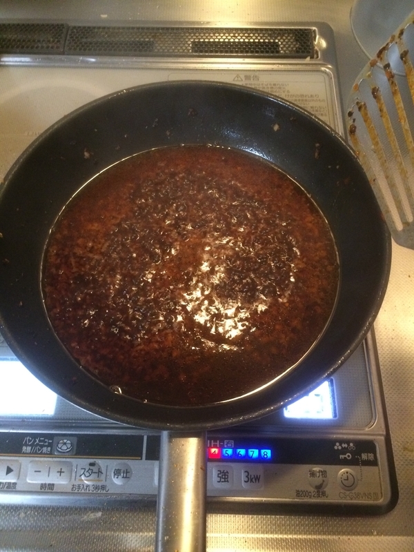マーボー豆腐調味料炒める