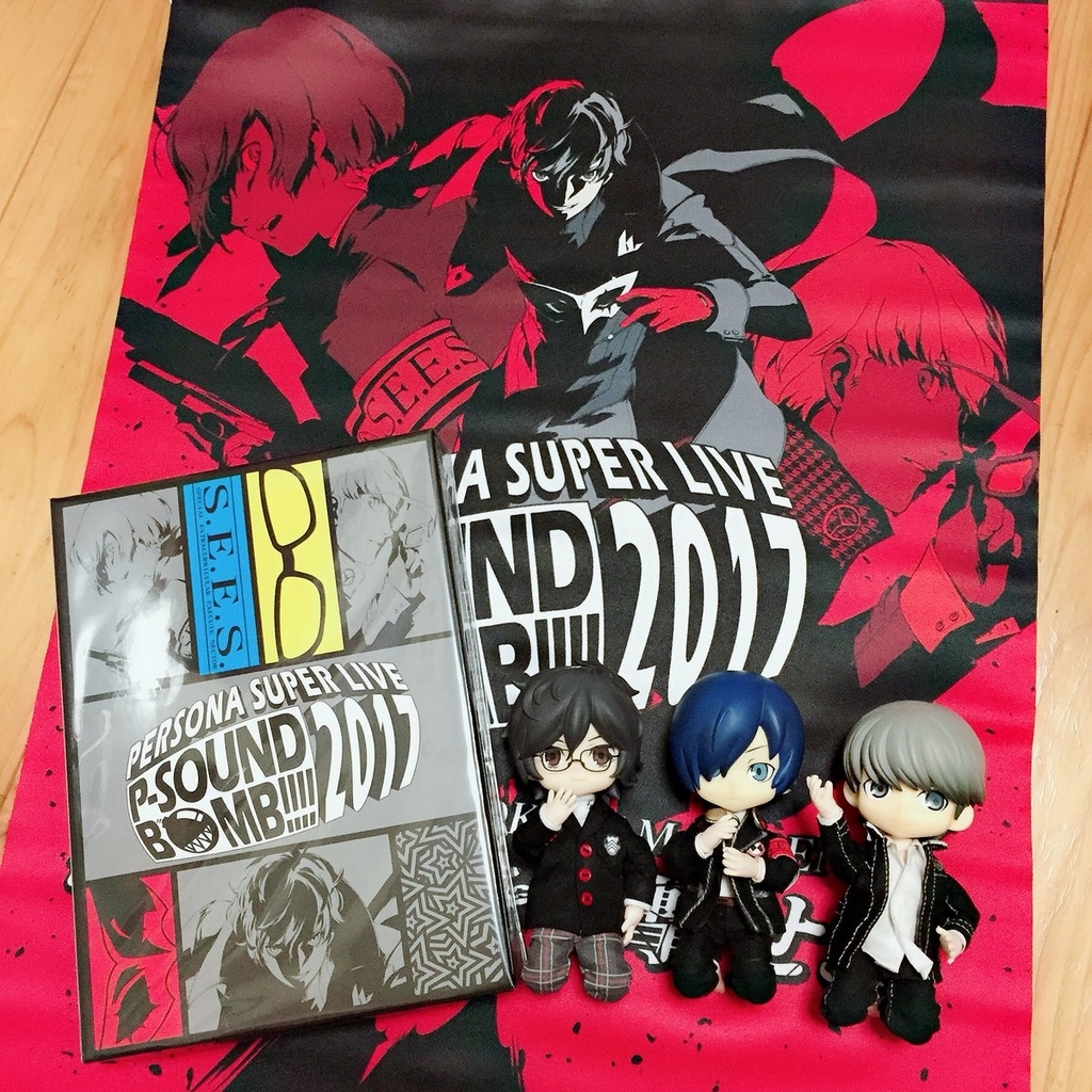 タペストリーを額装してみた アニメグッツを額装するblog