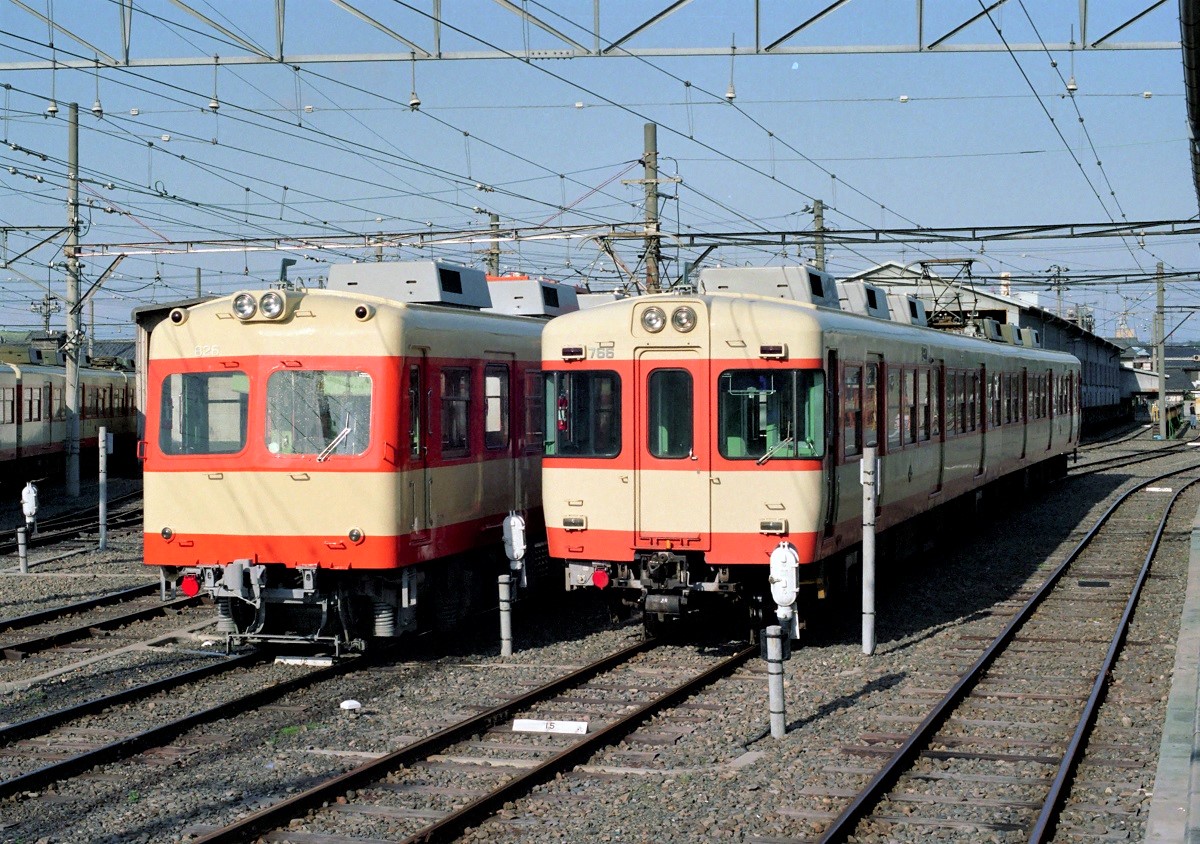伊予鉄道百年史　伊予鉄道株式会社　昭和62年 伊予鉄道株式会社創立100周年記念 伊予鉄道百年史 | 伊予鉄