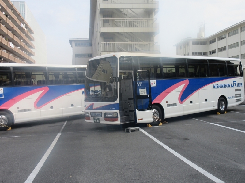 西日本jrバス 641 8954 新 床下仮眠室のブログ