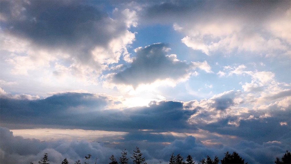 あっという間に日は雲に沈みました。