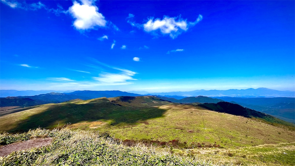 山頂から北アルプス方面を見た景色です。