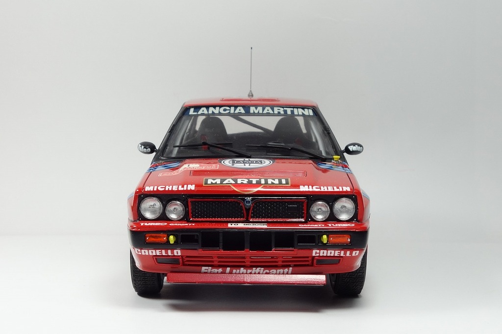 ランチアデルタ　インテグラーレ ランチア デルタHFインテグラーレ16V クラッシクカー