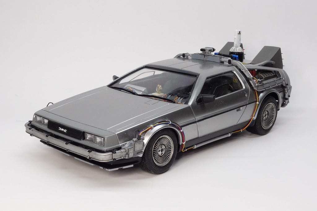 バックトゥザフューチャー1/18デロリアン　BACK TO THE FUTURE BACK TO THE FUTURE III デロリアン 完成品