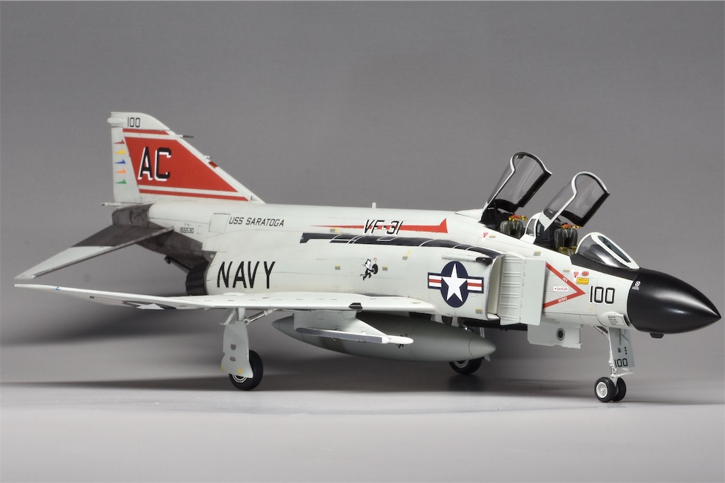 【えんどう豆】1/72 NAVY　F-4J VF-151 完成品 ファインモールド 1/72 アメリカ海軍 F-4J “ブルーエンジェルス