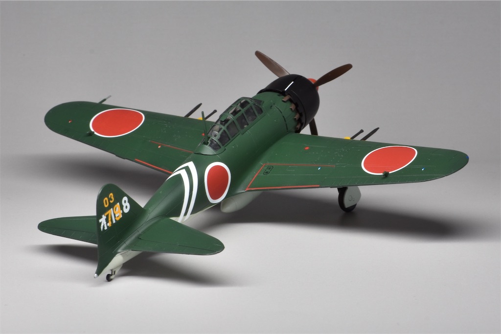 ハセガワ 1/72 零式艦上戦闘機52型丙 - 人の金でプラモが欲しい