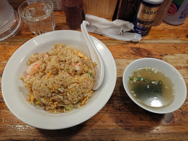 渋谷ナンバー1の呼び声！味、量、価格、サービス！文句なし！ 麺飯