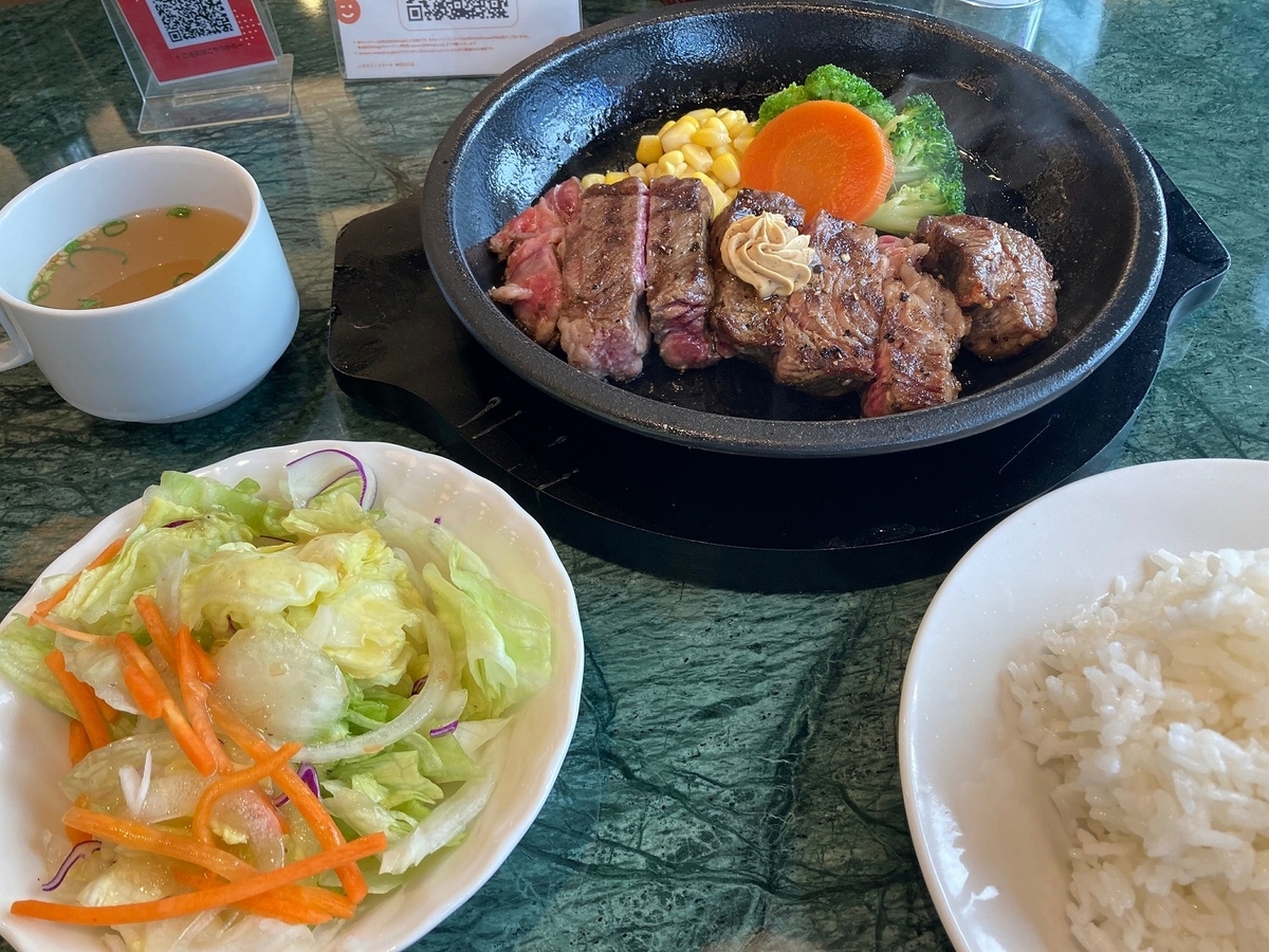 いきなりステーキの新店舗で株主優待利用 - クマネコの株主優待ブログ