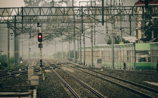 小島新田駅の歴史。戦時中に産まれた変わった駅