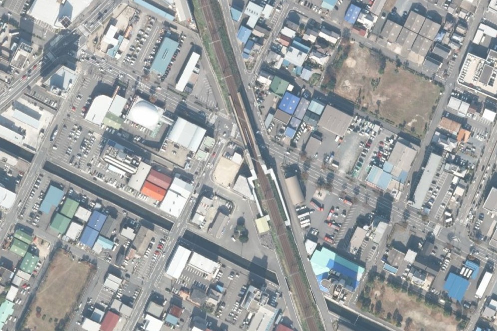 名古屋線で2番目に新しい新正駅、駅構造が特徴的