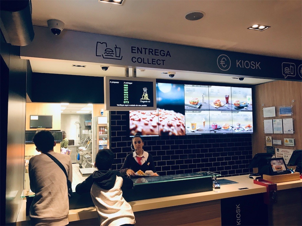 マクドナルドからオーダーカウンターが消えた Knn マクドナルドからオーダーカウンターが消えた Knn