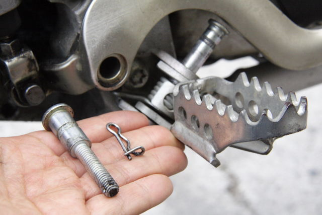 　　　　こーげんの WR250 Raid化計画 MRFﾁｰﾑ