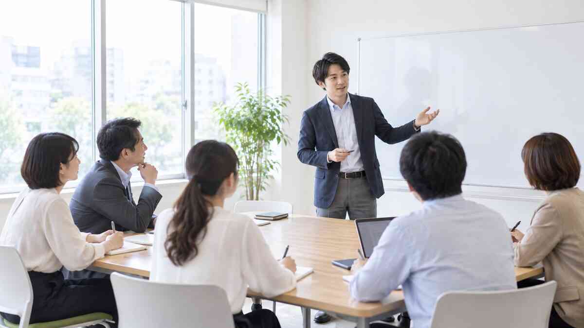 講師と受講者が対話しながら学ぶ法人研修