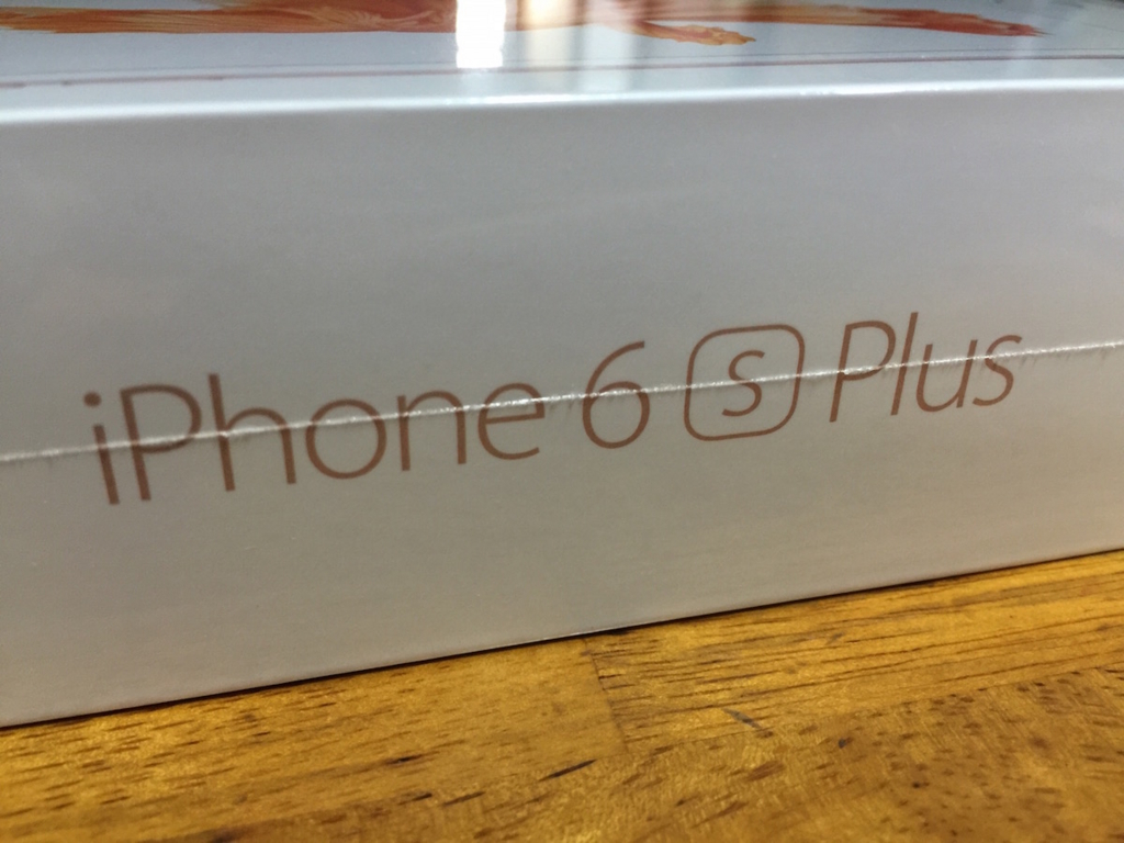 iPhone6s Plusのパッケージ横