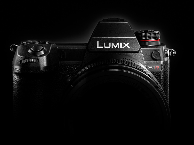 LUMIX S