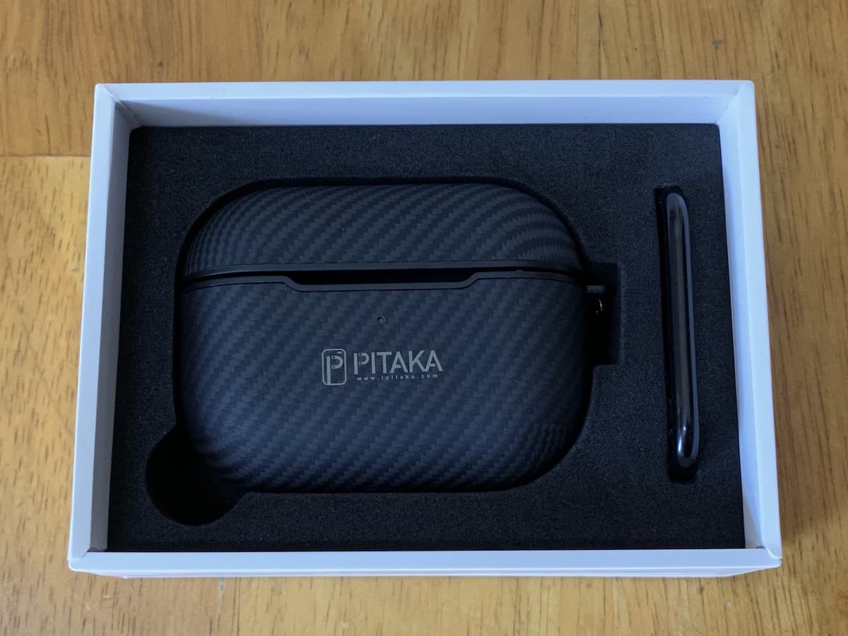 AirPods Pro 本体 ホワイトPITAKAブラックケース付き
