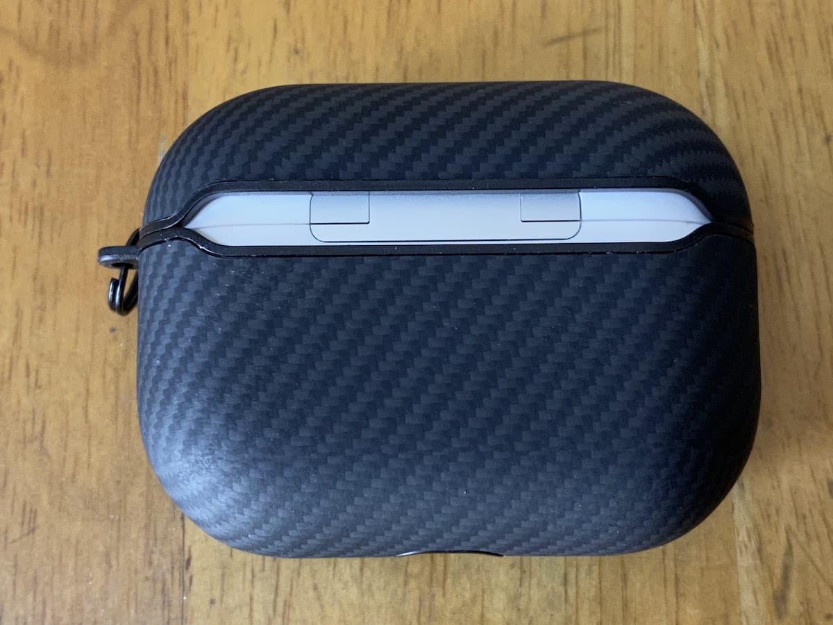 背面：PITAKA AirPods Proケース。Air Pal Mini for AirPods Pro