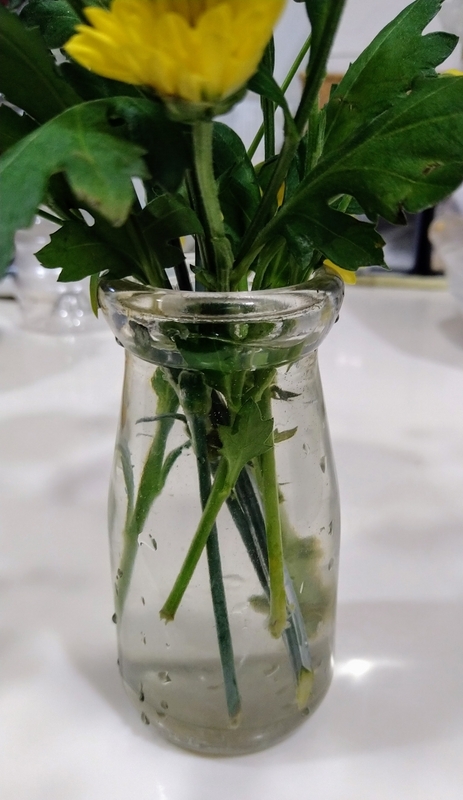 お値引き中：お色きれいな花瓶でお花をいけてみませんか