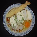 冷やし豆腐月見海老天うどん