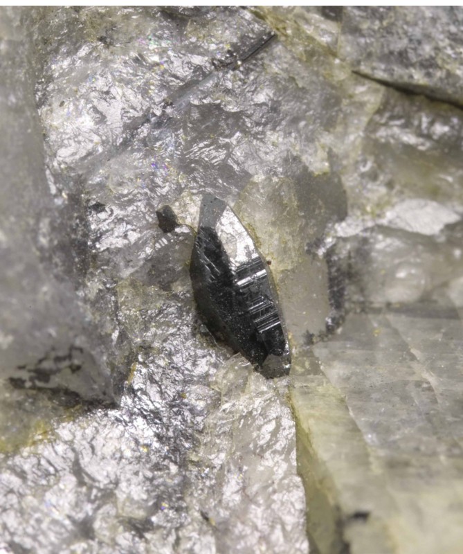 長崎県長崎市琴海町戸根鉱山 ブラウン鉱・紅簾石 | Mineral Market Blog