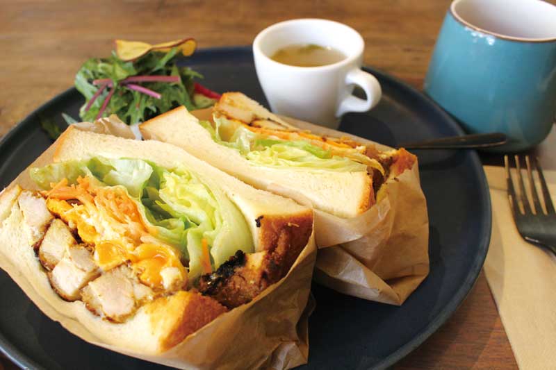 &sand（アンドサンド）の「タンドリーチキン」サンドセット - 週末、金沢。