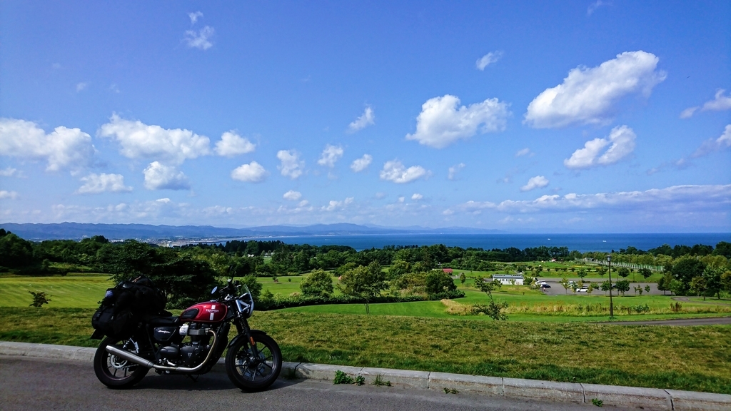 ストリートツイン、北海道を一人で走っていて