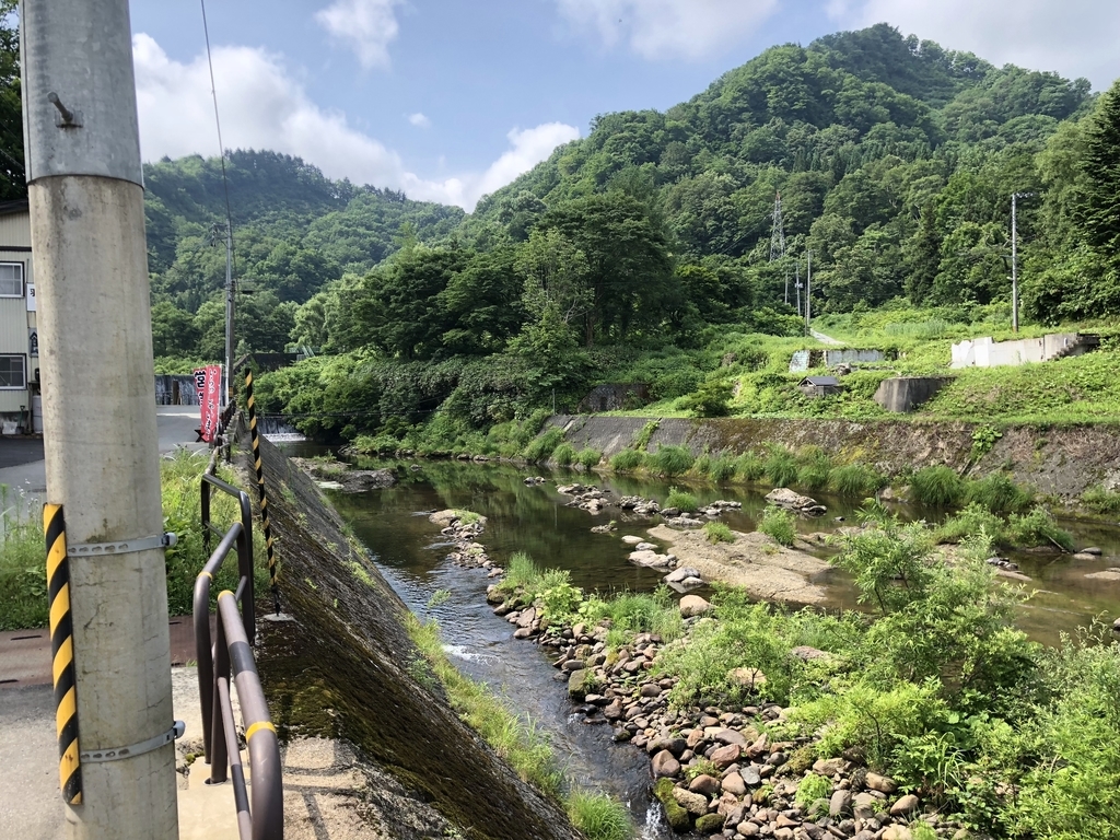 f:id:koh-g:20190103012653j:plain 肘折温泉 川沿いの街並み