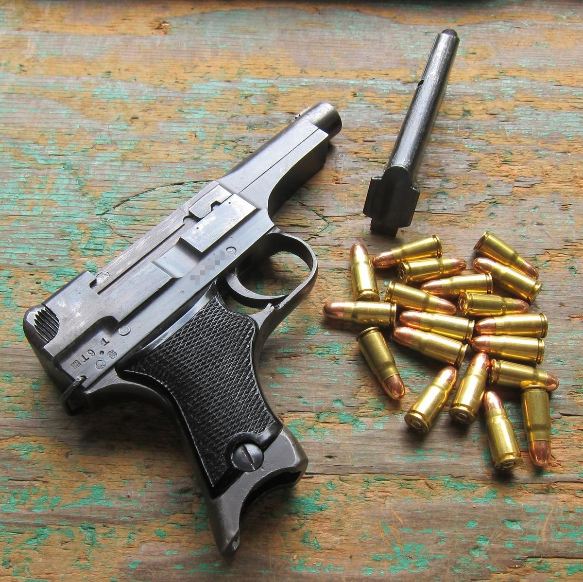 日本陸軍　九四式　実物　弾倉と拳銃曩 九四式拳銃 - Wikipedia