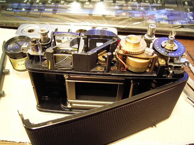 KONICA EE-MATIC Deluxe - カメラを求めて！