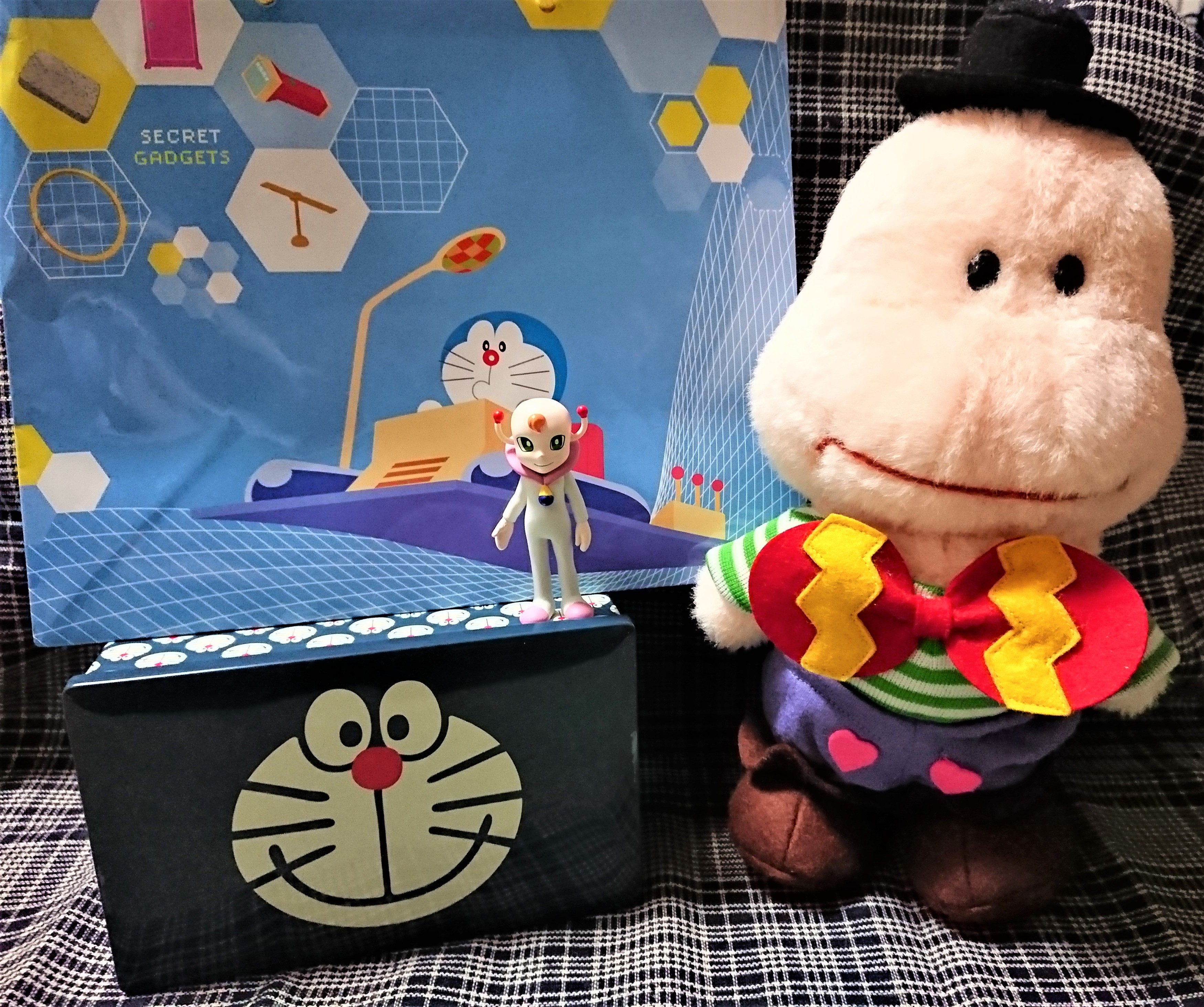 ドラえもん カムカムキャットフードを食べた猫貯金箱 新品未使用