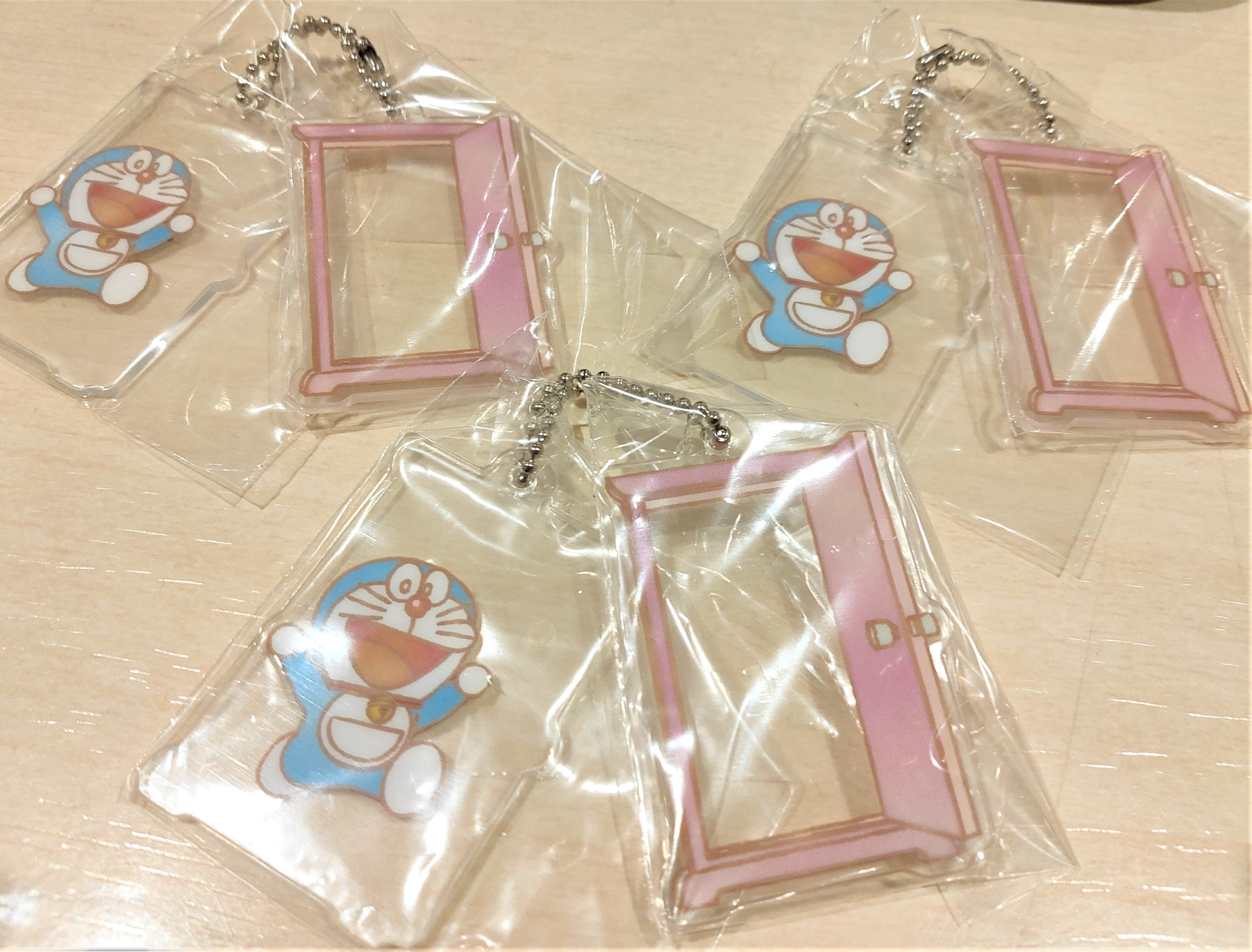 ドラえもん いっしょにおでかけ！ダブルアクリルチャーム - 藤子不二雄