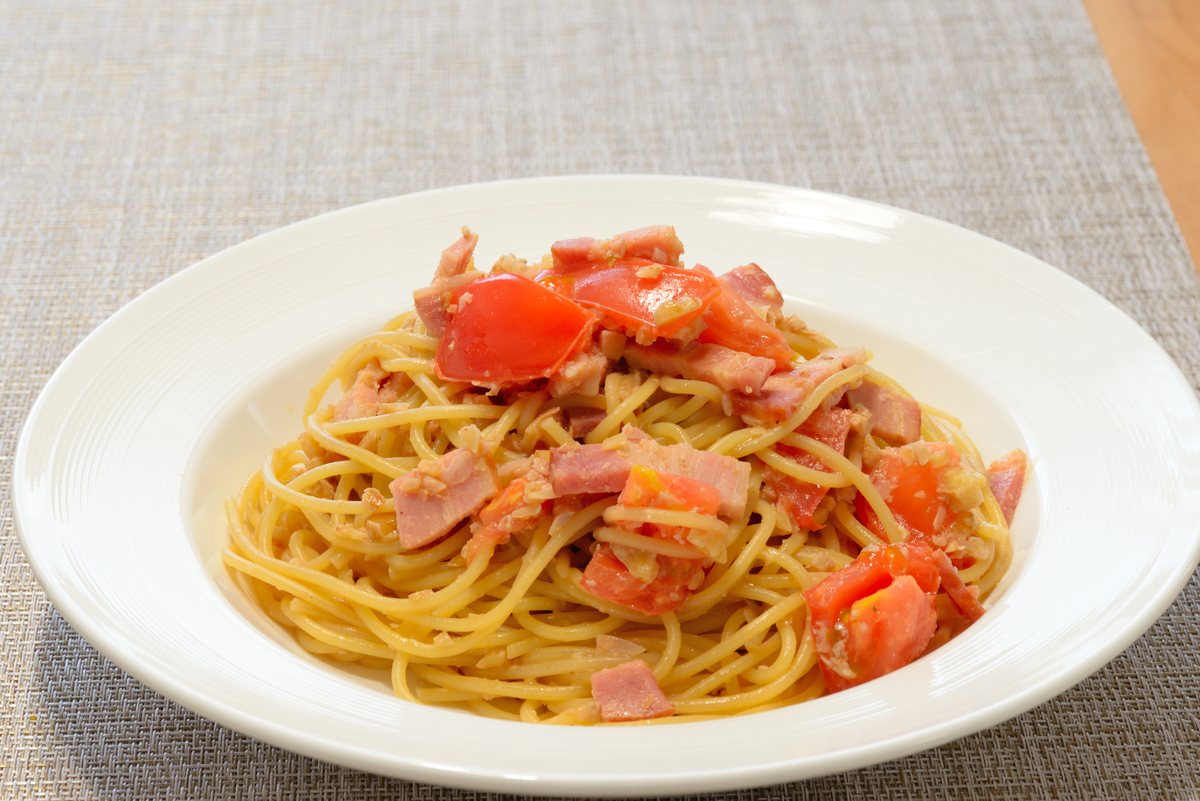 トマトとくるみのパスタ