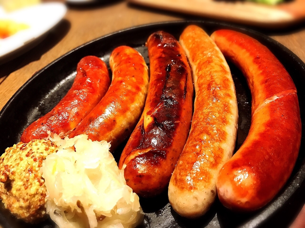 「シュマッツ ビア ダイニング吉祥寺」でいただいた「ソーセージ」