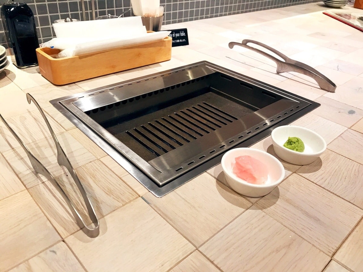 オシャレな焼肉屋のカウンター