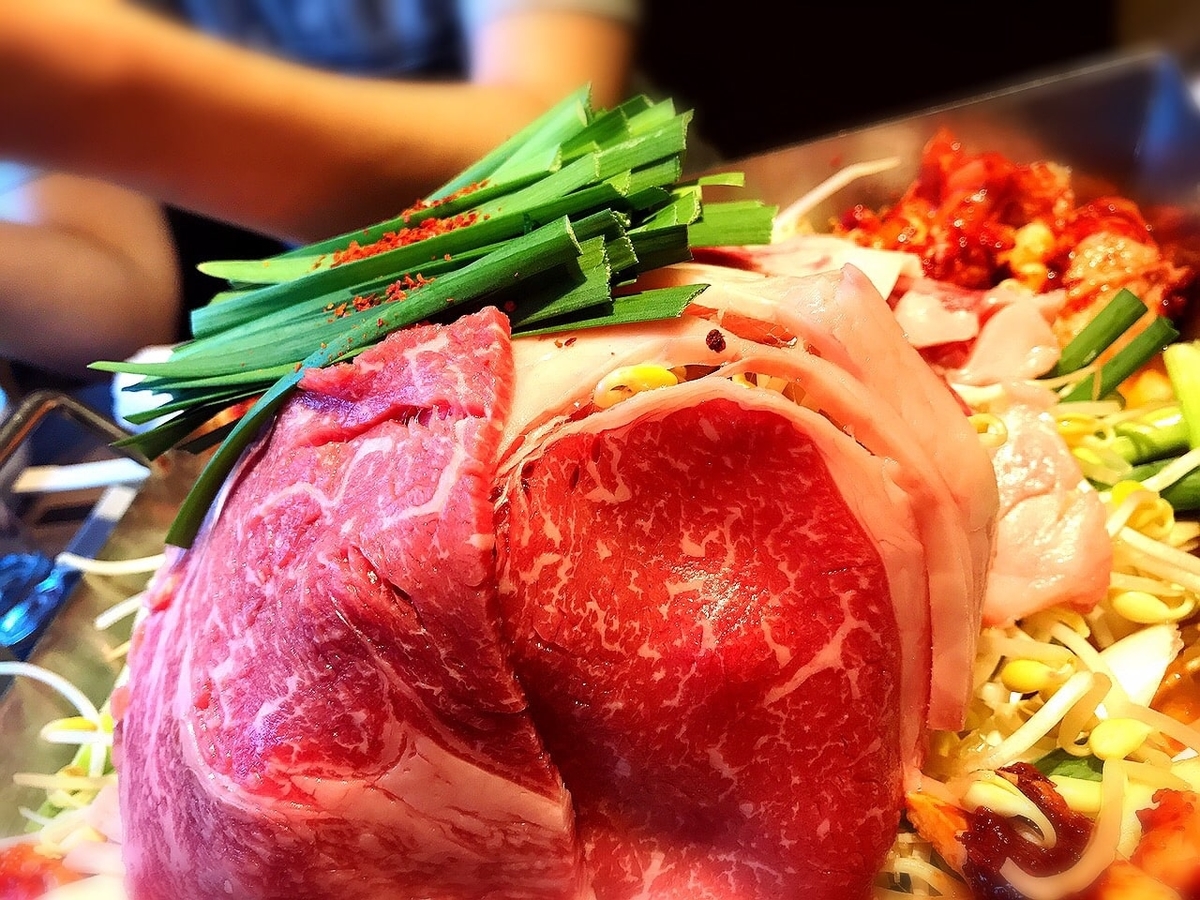 肉山の一階の辛辛鍋1