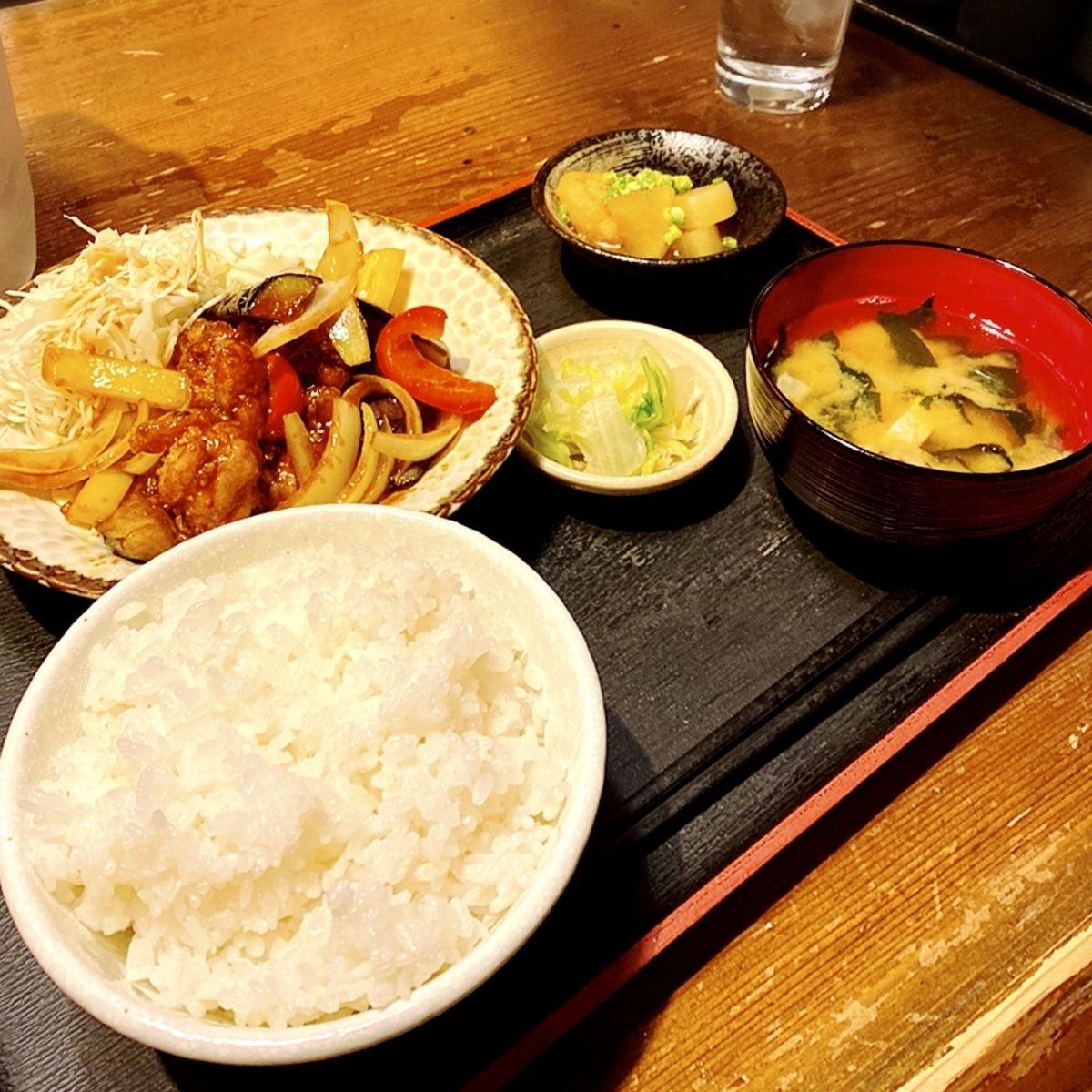 「長崎酒家 吉祥寺じげもんとん」でいただいた「日替五百円定食」”500円（税込）