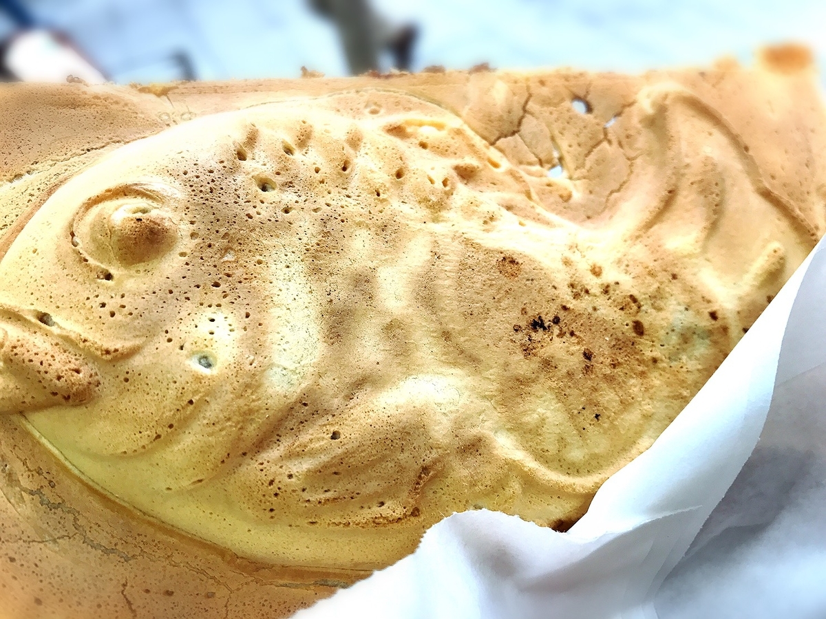 ハモニカ横丁にあるたい焼き屋「天音」のパリパリたい焼き