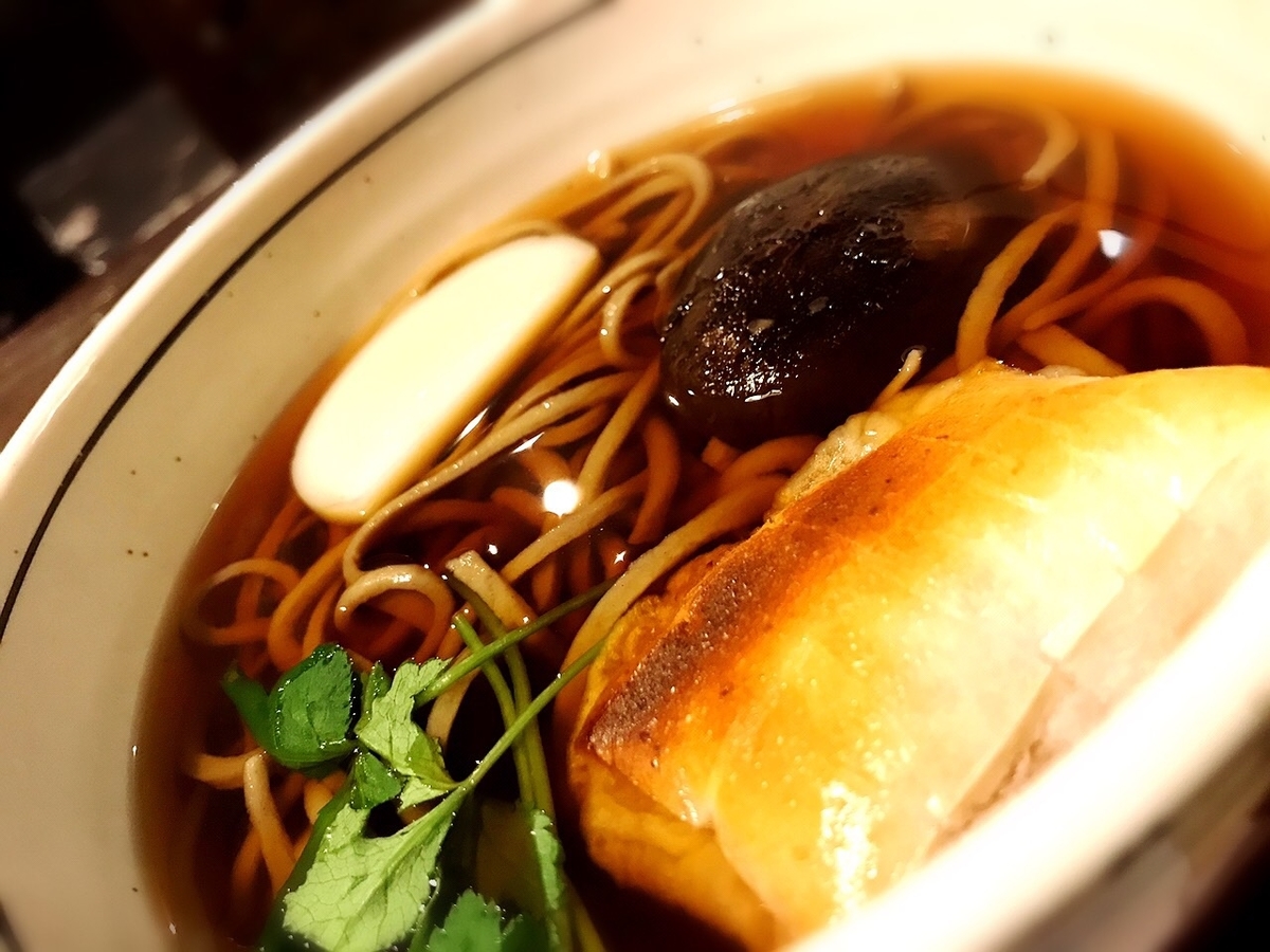 井の頭公園口すぐ場所にある蕎麦の名店「ほさか」