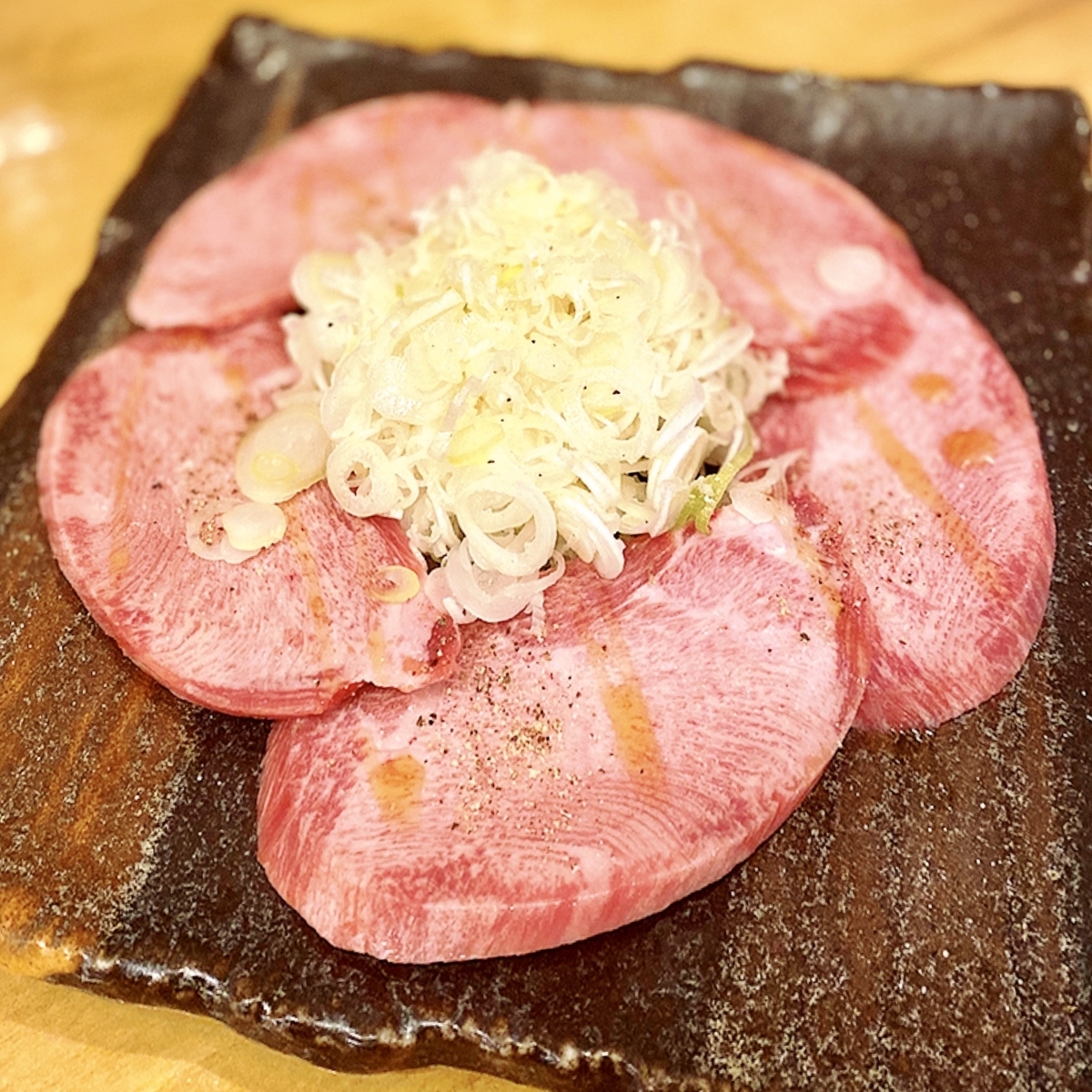 「肉小僧 匠 はなれ」でいただいた「和牛生切りねぎタン」”1500円(税別)