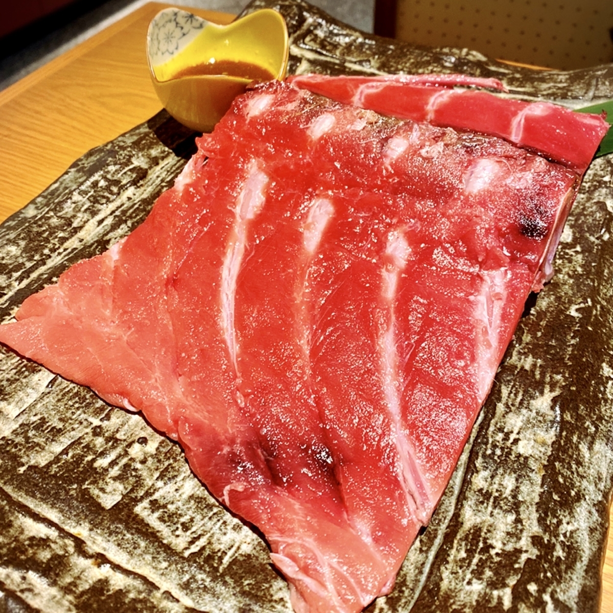 「マグロ食堂魚金」でいただいた「本マグロ中落ちスペシャル 1/2」”880円（税別）